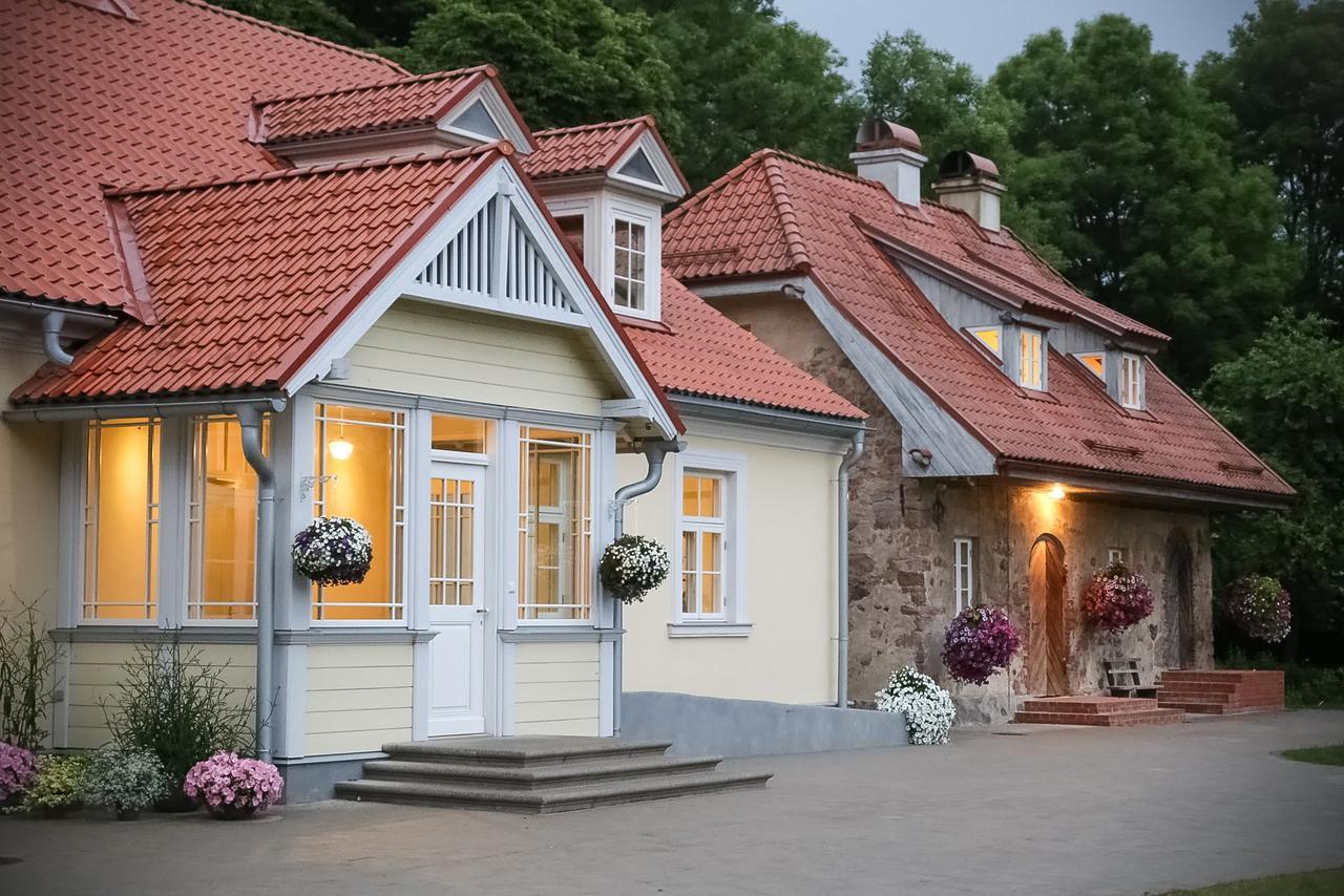Botique & Spa Hotel Berkenes Manor Ziedkalne Exteriör bild